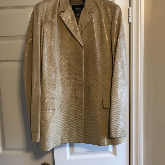 Versace - Picture 5 of 8